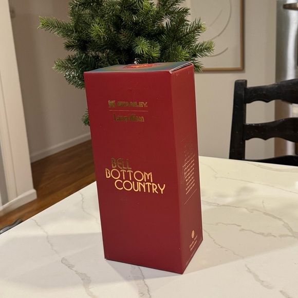 Stanley X Lainey Wilson Country Gold - Picture 1 of 5